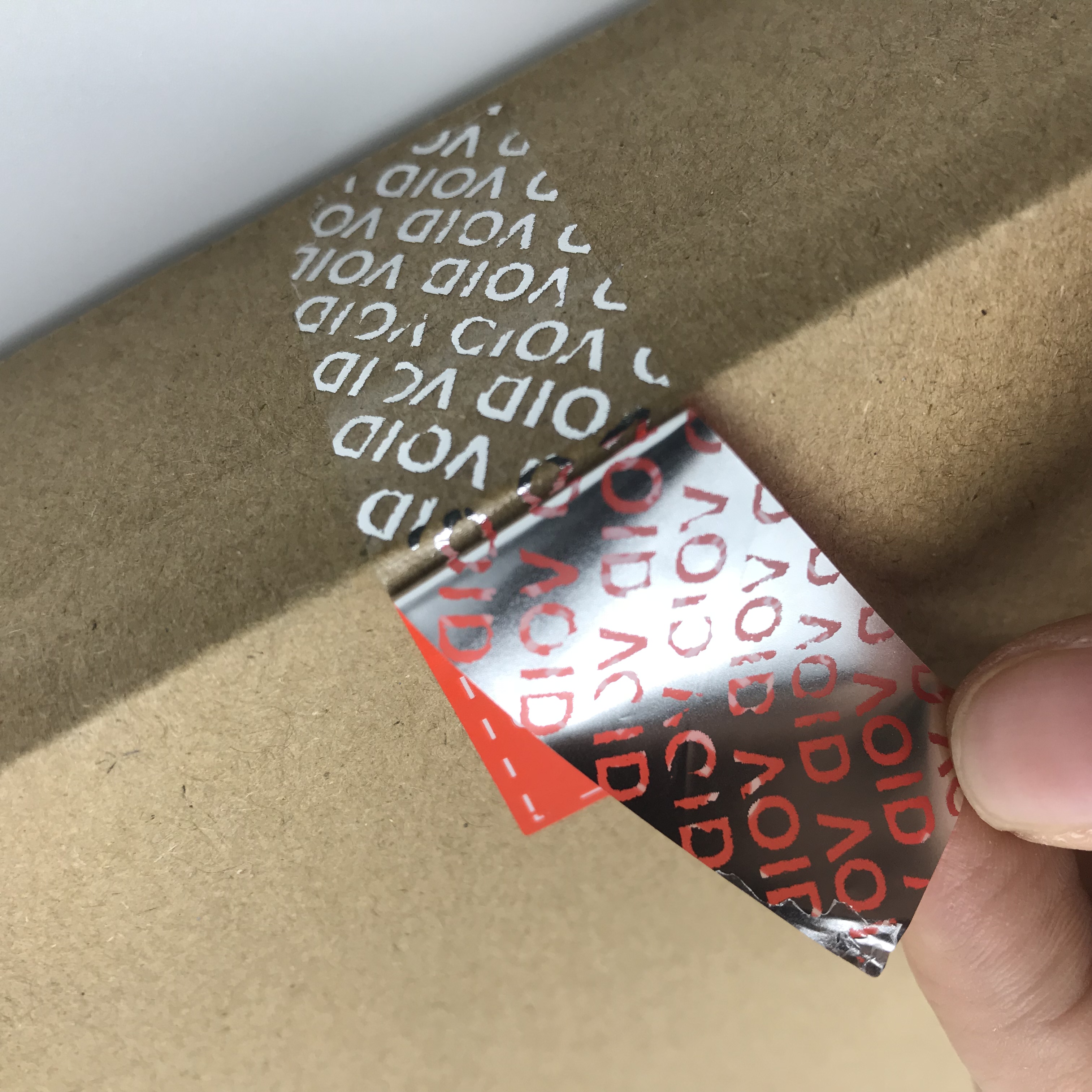 封口防拆標(biāo)簽的一些方案|易碎、撕開留字